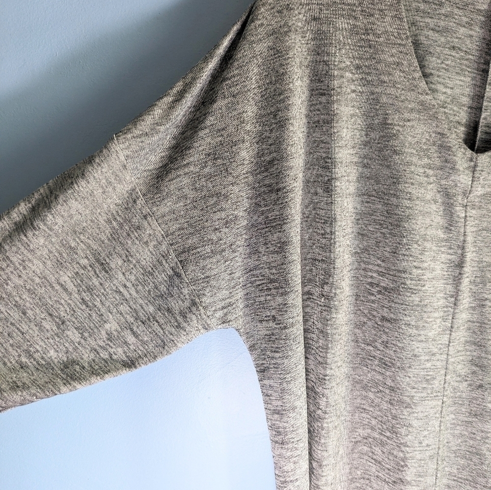 Chicos Silver V-neck Lightweight Knit Batwing Sleeve Top - Picture 2 of 6